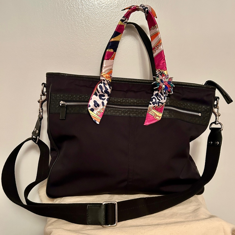 Coach “Glow Up” Julia Opt Art Vintage carry all. - Picture 11 of 14